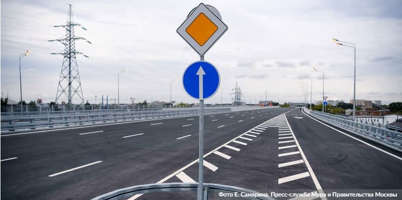 Движение на участке Октябрьской улицы ограничат с 11 января