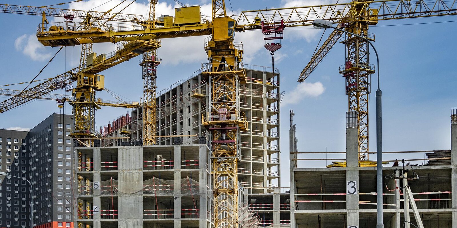 Недостроенное здание на Стрелецкой демонтируют в ближайшее время