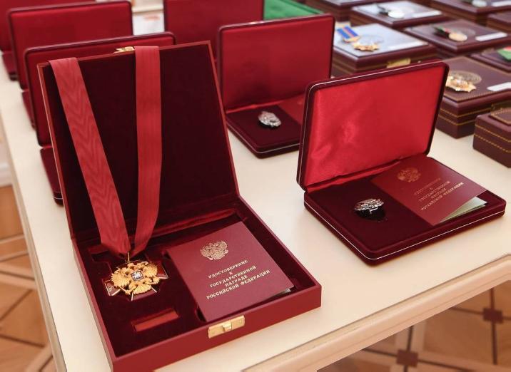 Сотрудникам университета транспорта на Образцова вручили государственные награды