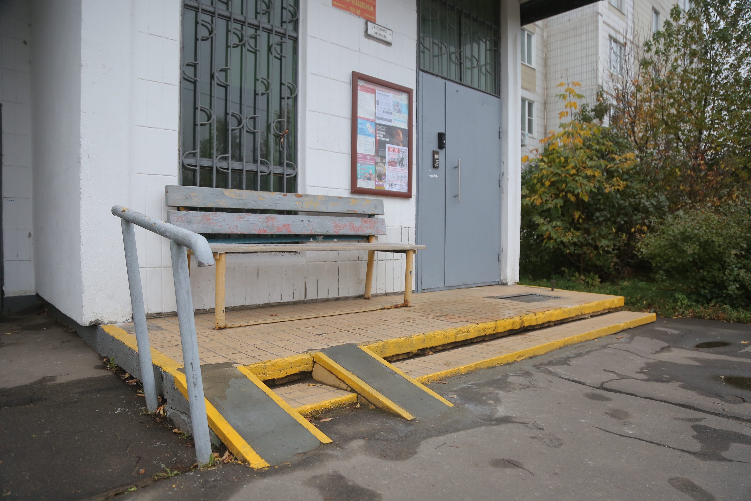 В доме в 3-ем проезде Марьиной Рощи починили круглосуточно открытую дверь